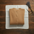 Kasjmier vest met gouden knopen