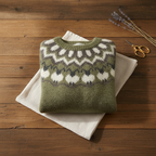 Baumwollpullover Oliv mit Schafmuster