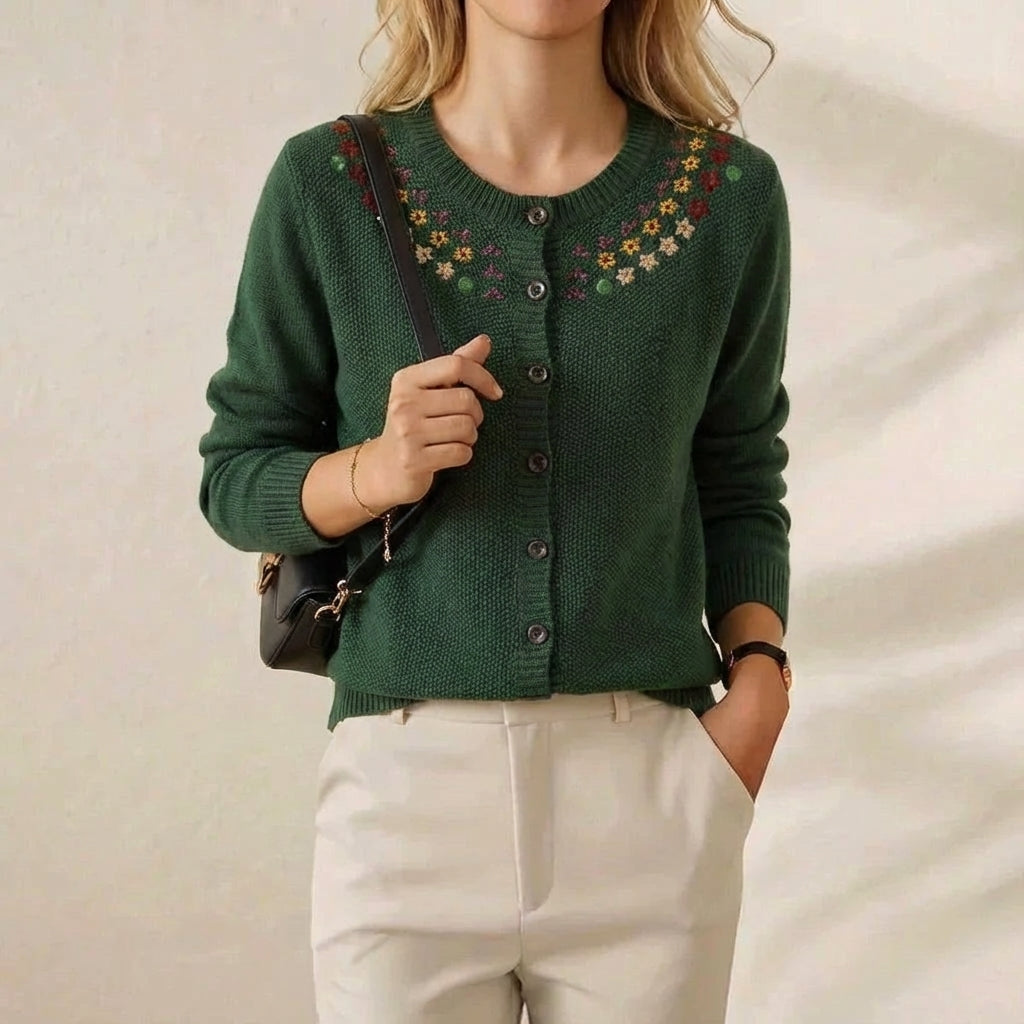 Kasjmier vest met ronde hals en geborduurde halslijn