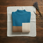 Jersey de cuello alto de cachemir con rayas horizontales