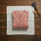 Kasjmier vest met V-hals en geborduurde accenten