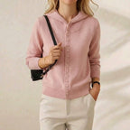 Kasjmier vest met capuchon en knoopdetail