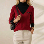 Kaschmirpullover mit V-Ausschnitt und Logo auf der Brust