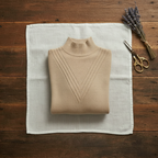 Rollkragenpullover aus Kaschmir mit gestreiftem Bündchen